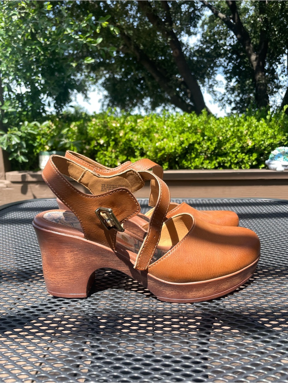 B.o.c. Born Concept Gia Clog, Cute Brown Leather Heeled Clogs, women’s size 9